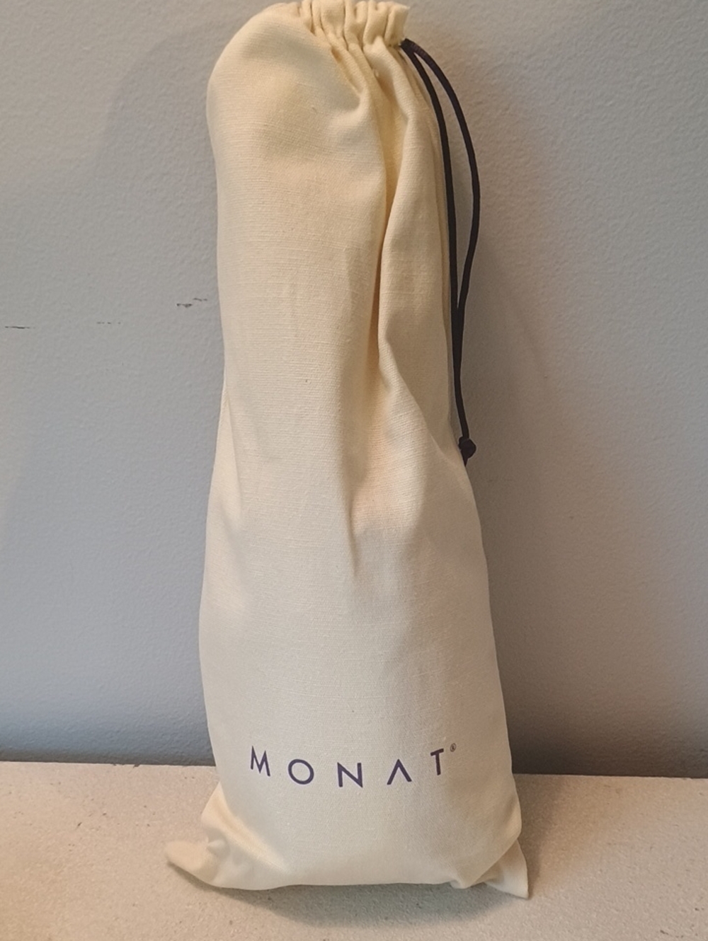 Monat 3 Inch brush, Brand new, Includes bag